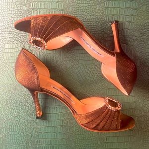 Manolo Blahnik Sedaraby d’orsay pump in bronze lame, size 38.5